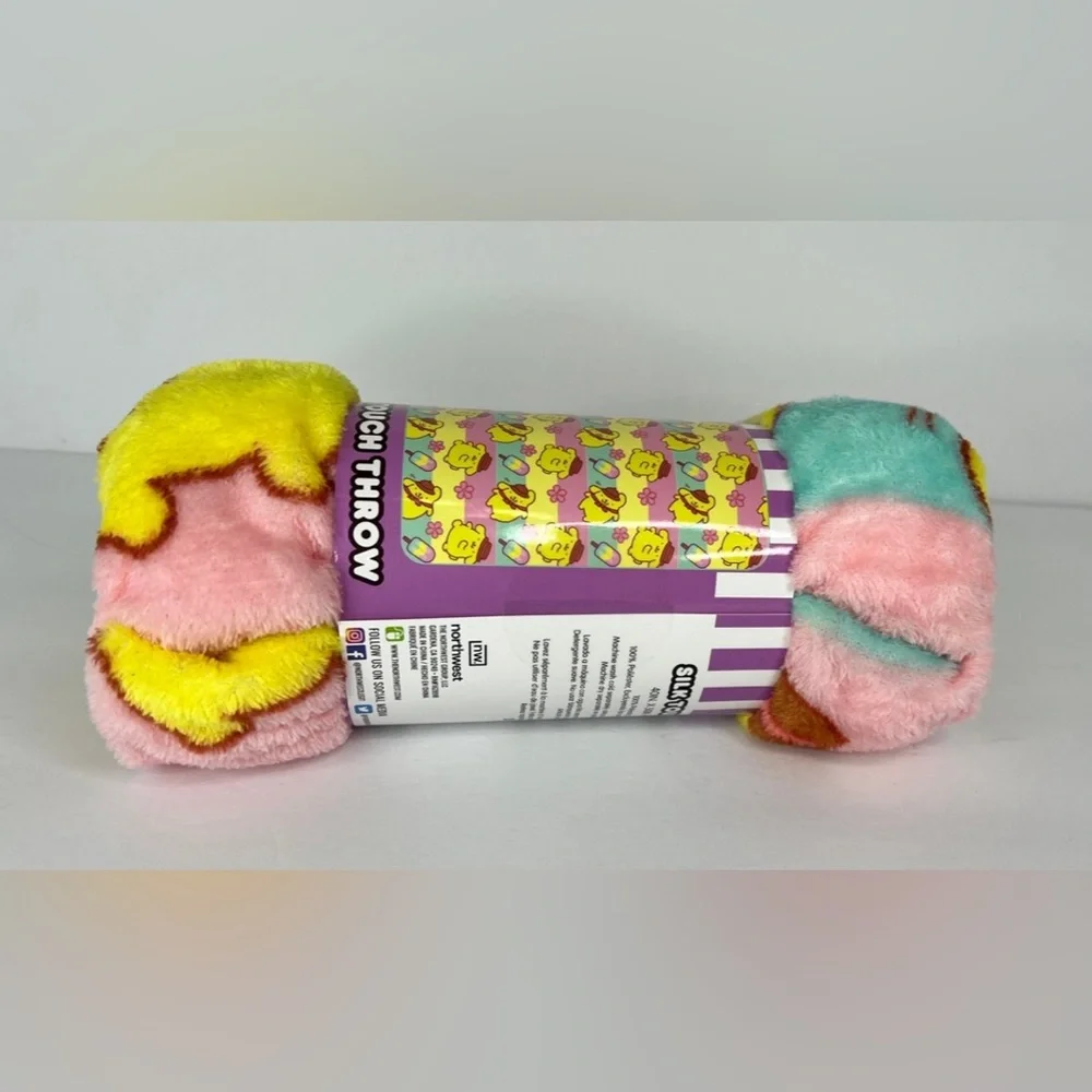 NEW Hello Kitty Pompompurin Blanket Sanrio Silk Touch Throw 40” x 50” - Picture 3 of 10